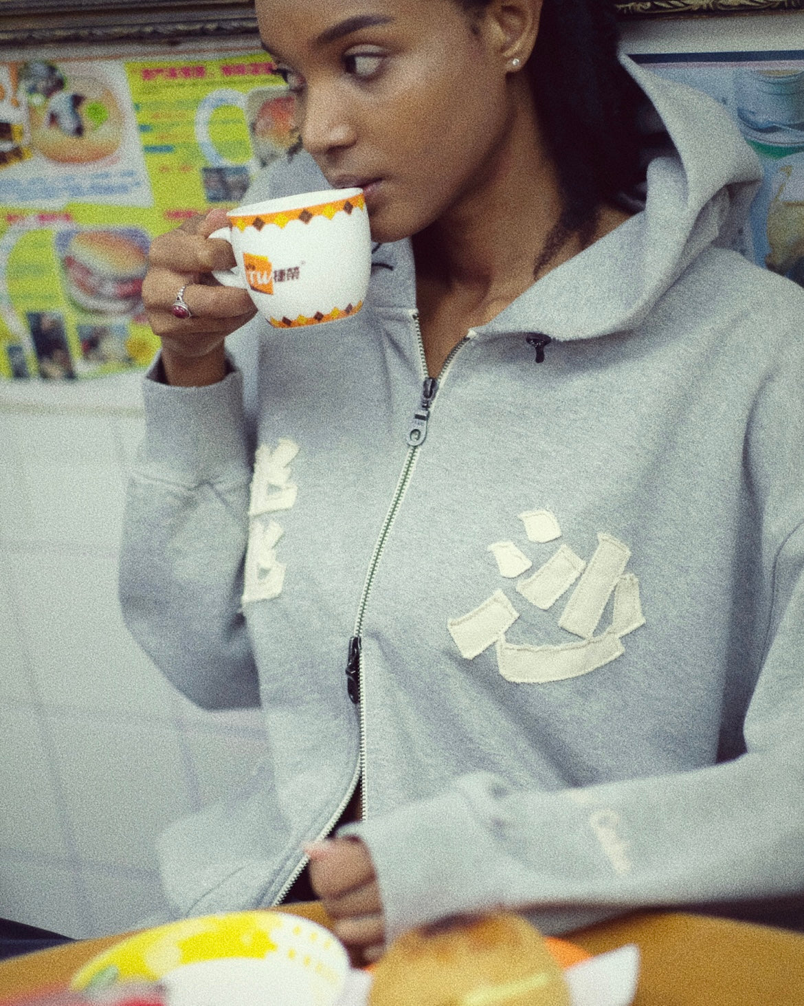 「飛沙走奶」Fei1 Sa1 Zau2 Naai5 Hoodie