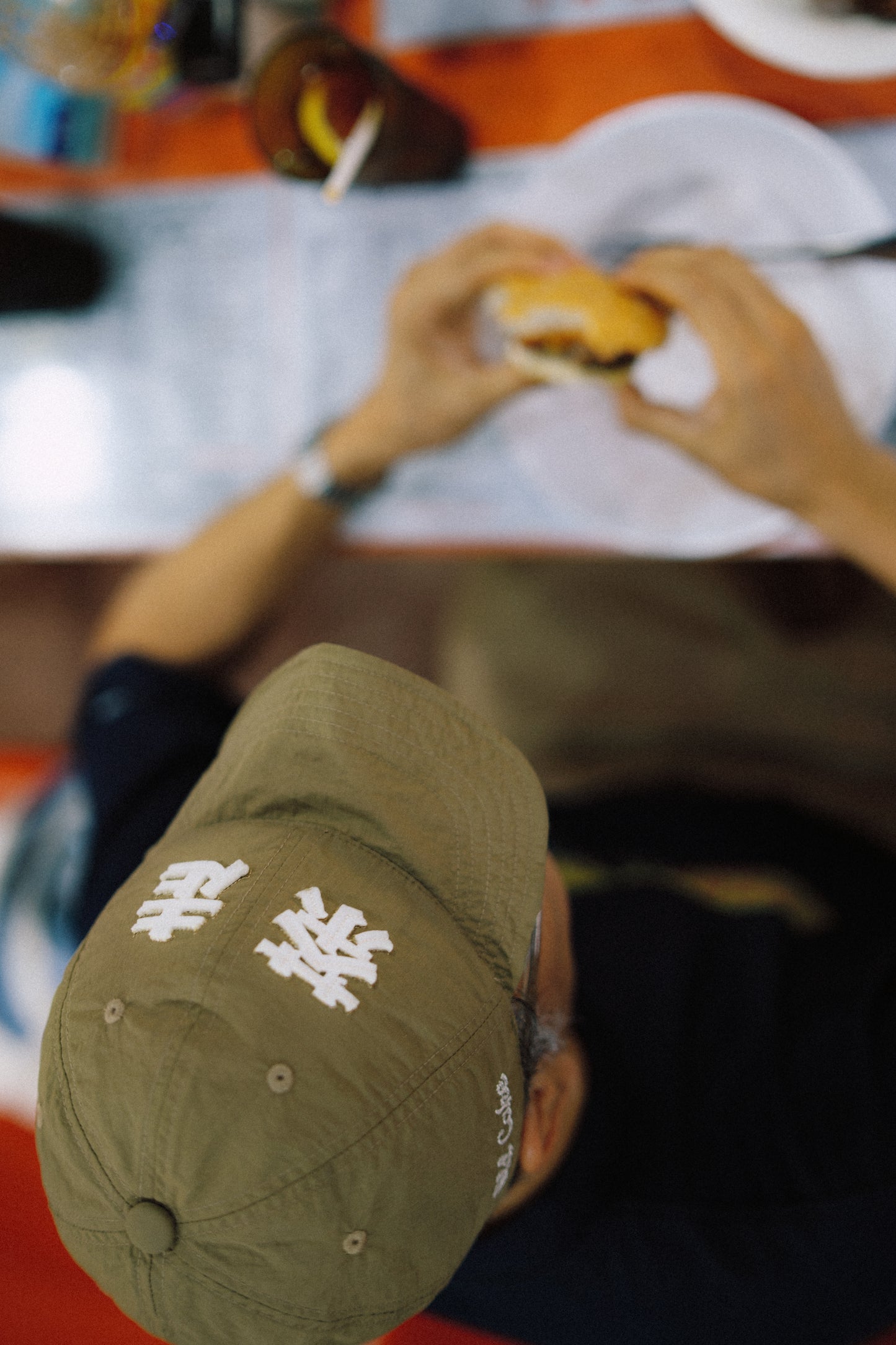 「茶走」cha4 jau2 Cap